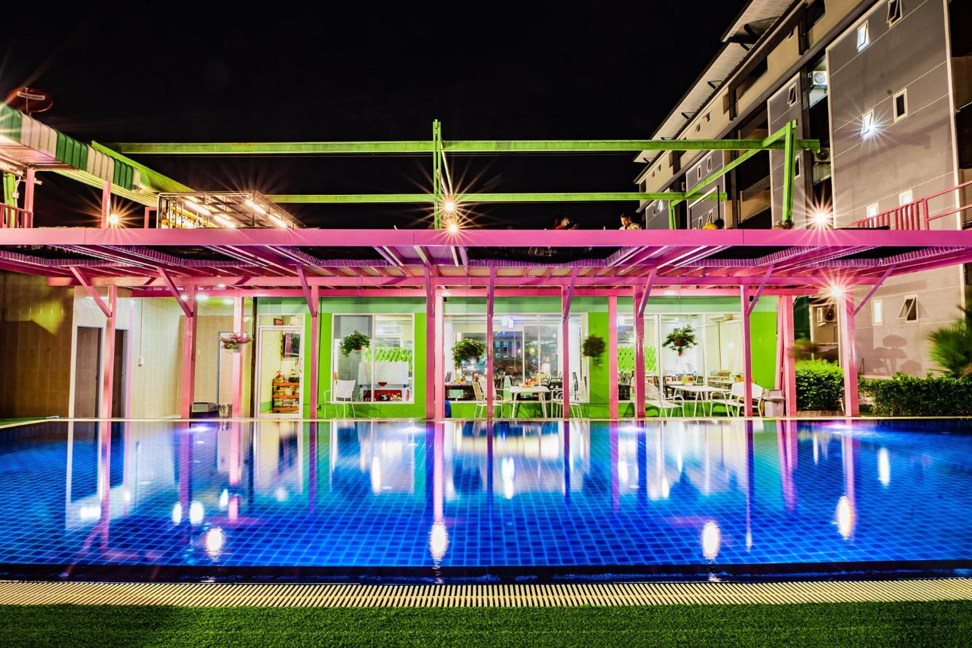 Gold Airport Suites Bangkok Exterior foto