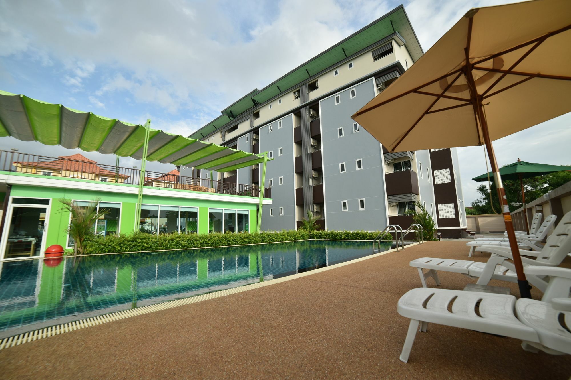 Gold Airport Suites Bangkok Exterior foto