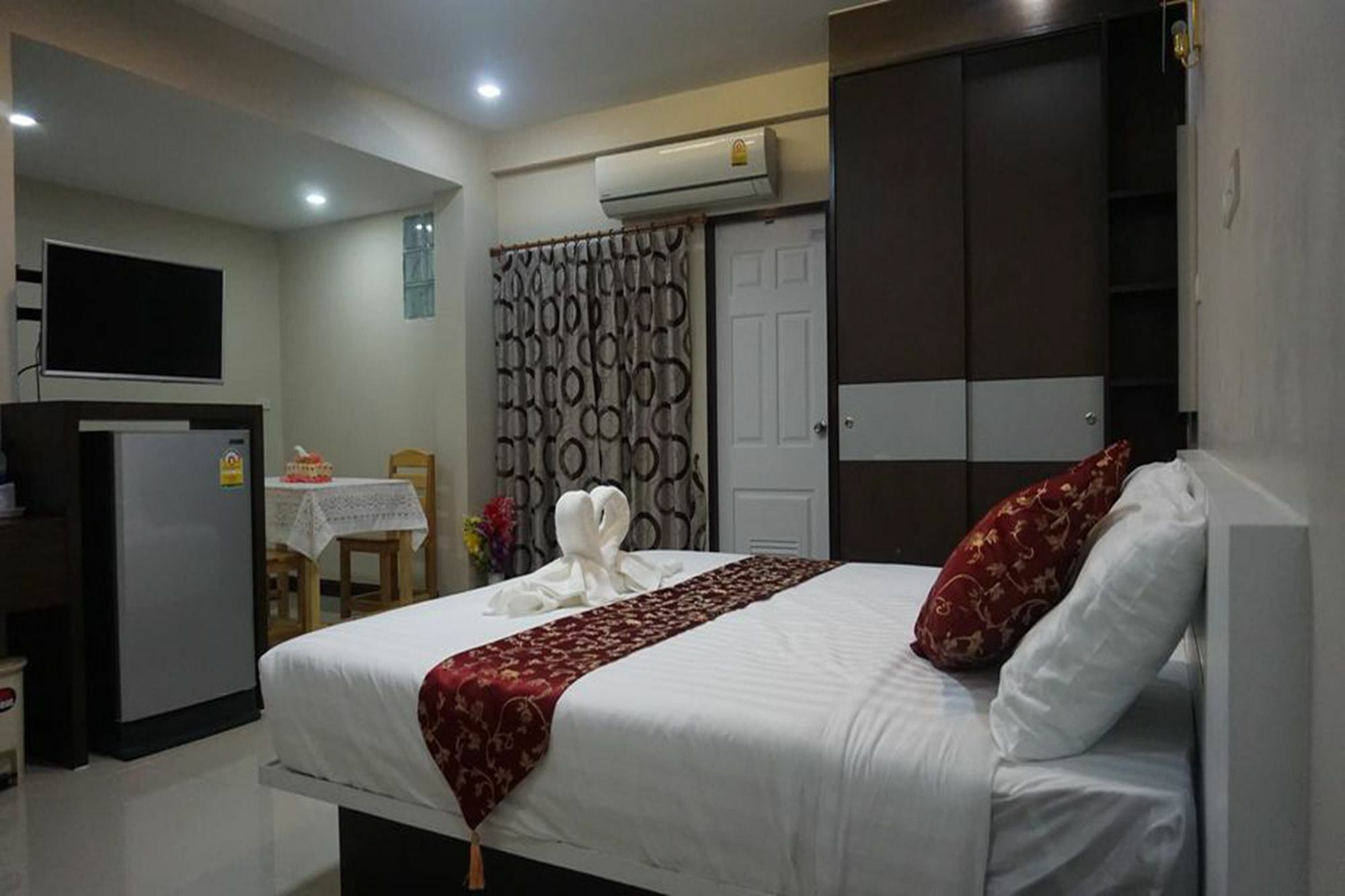 Gold Airport Suites Bangkok Exterior foto
