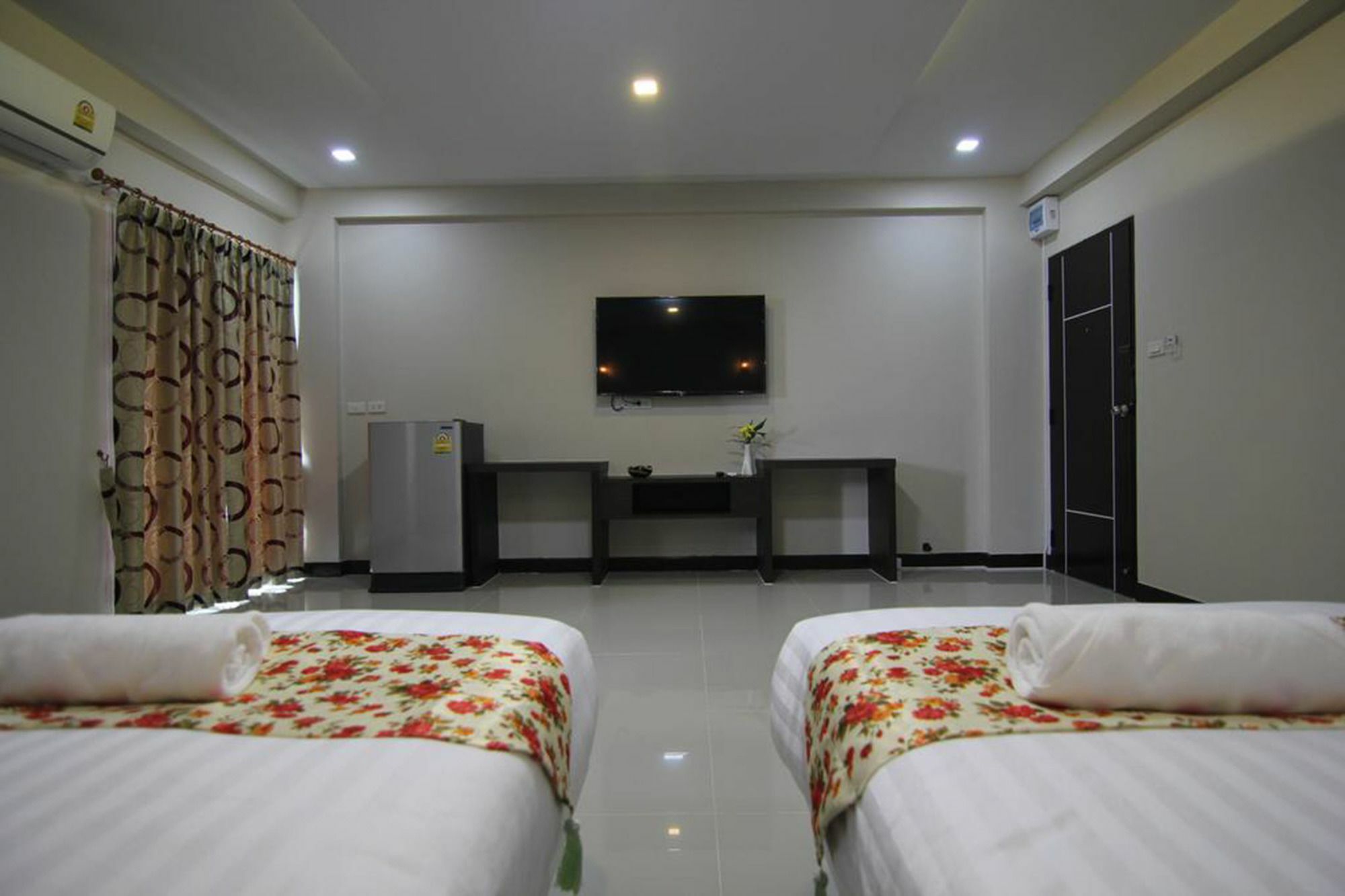 Gold Airport Suites Bangkok Exterior foto